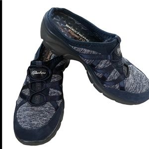 SKECHERS navy memory foam slip on SHOES - 7.5 Like New!